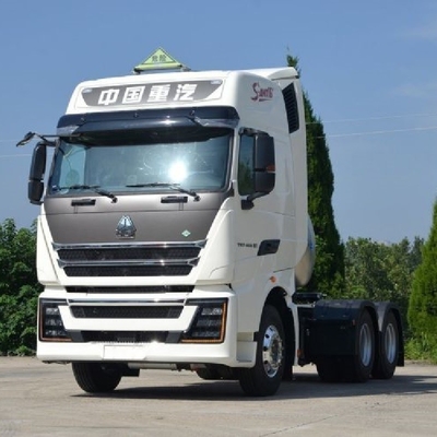 Trasmissione manuale utilizzata HOWO TH7 4*2 6*4 Testa del camion trainante con dimensione 7.12*2.55*3.85M