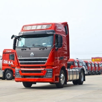 SinotruK HOWO TH7 Camione pesante 6X2 4X2 6*4 Camione trattore con una capacità del serbatoio ≥ 600L