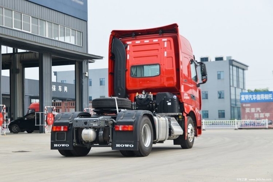 SinotruK HOWO TH7 Camione pesante 6X2 4X2 6*4 Camione trattore con una capacità del serbatoio ≥ 600L