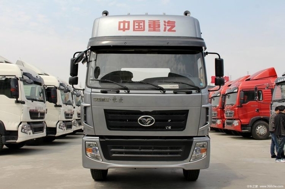 Stock Usato SinoTRUK Hauman Camion pesante speciale Camion testa 4*2 6*4 Camion trazione CHG GNL