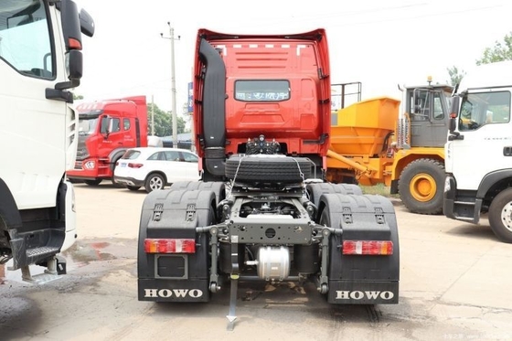 Sinotruk HOWO T7H 440HP 6X4 Trattore chimico pericoloso con 500-600L di capacità del serbatoio del carburante