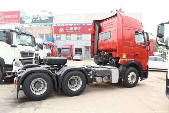 Sinotruk HOWO T7H 440HP 6X4 Trattore chimico pericoloso con 500-600L di capacità del serbatoio del carburante