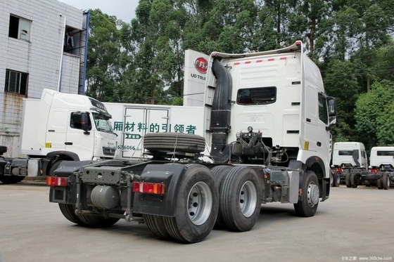 Euro 4 Camion pesante Sinotruk HOWO T7H 480hp 6X2 Camion di trazione testa ad un prezzo accessibile