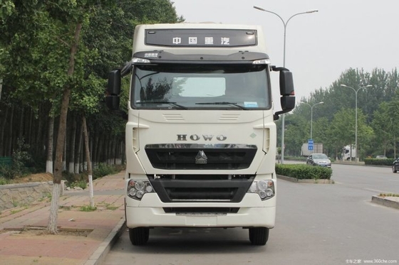 4X2 Sinotruk HOWO T7H 440HP LNG Tractor Truck con 16 marcia in avanti