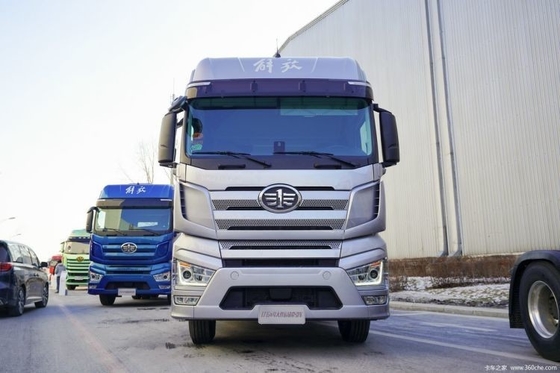 FAW Jiefang J7 Camion pesante 560 CV 6X4 Capo di camion di grande trazione con sistema multimediale