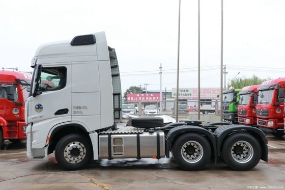 Camion usato Delong X6000 560 CV 6x4 Camion a trazione testa con mezza fila di sedili