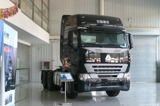 Howo A7 6x4 usato camion trattore con 400-500L di capacità del serbatoio di carburante e motore SINOTRUCK