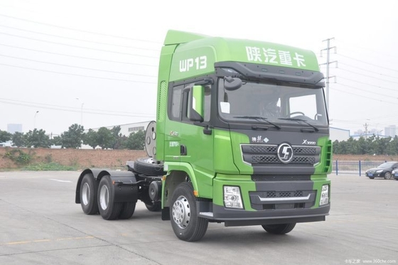 Camionetti a trattore a GNL da 430 CV 6X4 con sistema multimediale e serbatoio di carburante di capacità ≥ 600L