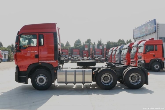 SINOTRUCK HOWO TX Camion pesante 6x4 Camion trattore con 460 cavalli e chilometraggio 0 km