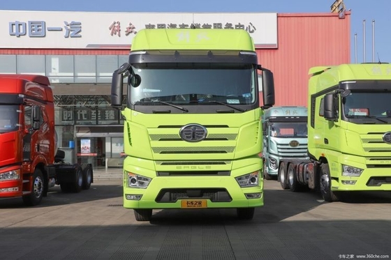 FAW Jiefang J7 Truck pesante 6X4 LNG Truck di trazione 530hp Motore e controllo di velocità ACC