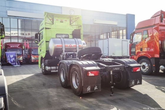 FAW Jiefang J7 Truck pesante 6X4 LNG Truck di trazione 530hp Motore e controllo di velocità ACC