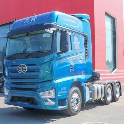 FAW Jiefang J7 LNG CHG 371 375HP 4*2 6*4 6*2 Trattore a carico con velocità massima di 120KM/h