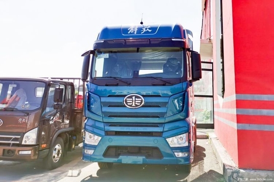 FAW Jiefang J7 LNG CHG 371 375HP 4*2 6*4 6*2 Trattore a carico con velocità massima di 120KM/h