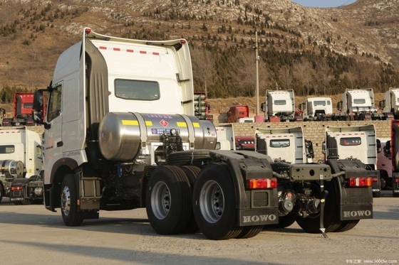 Ruota motrice 6X4 SinoTRUK HOWO T7H LNG Tractor Truck 440HP per il trasporto logistico
