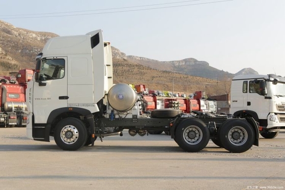 Ruota motrice 6X4 SinoTRUK HOWO T7H LNG Tractor Truck 440HP per il trasporto logistico