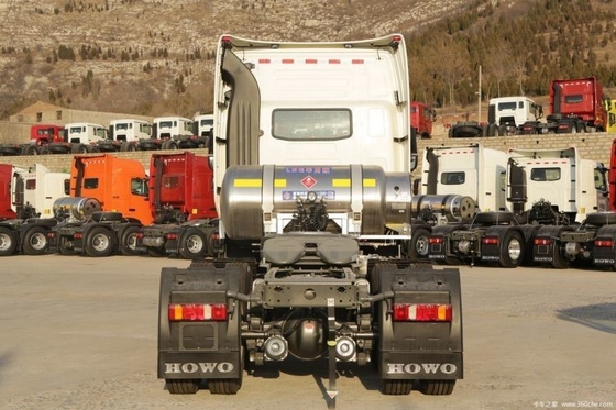 Ruota motrice 6X4 SinoTRUK HOWO T7H LNG Tractor Truck 440HP per il trasporto logistico