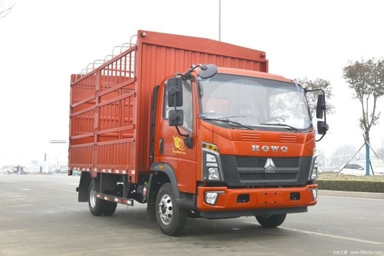 Dimensione del serbatoio di carico 4.15*2.45*2.3m Camion pesante HOWO Wang 4X2 160 HP Camion leggero a griglia