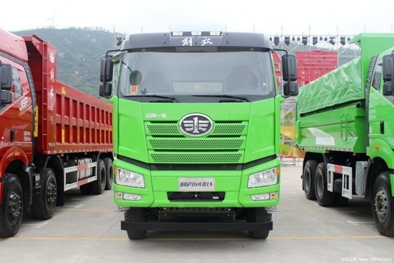 FAW Jiefang J6P Camion pesante 420 CV 8X4 6,5 m Camionetti di scarico per serbatoi di carburante Capacità 300-400L