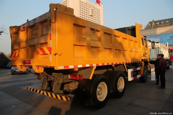 SINOTRUCK Haohan J5G 310hp 6X4 5.8m Dump Truck a una competizione