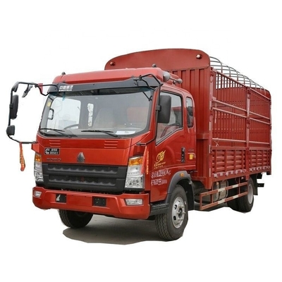 Sinotruk HOWO Commander 220HP 6.75m Van Cargo Truck con capacità del serbatoio del carburante 300-400L
