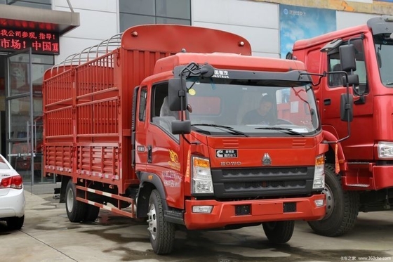 Sinotruk HOWO Commander 220HP 6.75m Van Cargo Truck con capacità del serbatoio del carburante 300-400L