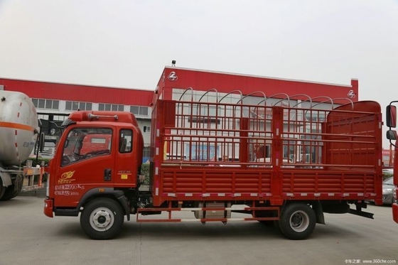 Sinotruk HOWO Commander 220HP 6.75m Van Cargo Truck con capacità del serbatoio del carburante 300-400L