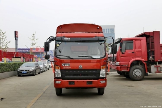 Sinotruk HOWO Commander 220HP 6.75m Van Cargo Truck con capacità del serbatoio del carburante 300-400L