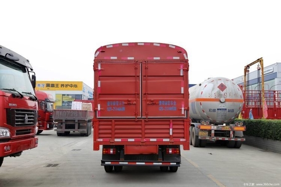 Sinotruk HOWO Commander 220HP 6.75m Van Cargo Truck con capacità del serbatoio del carburante 300-400L