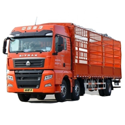 Sinotruk di seconda mano SITRAK G7 330hp 6X2 8,6m Camion tipo griglia Camion recinzione