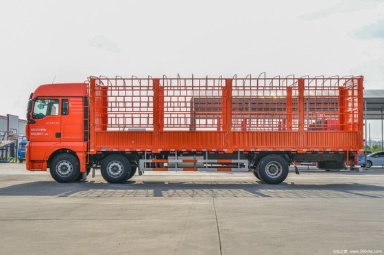Sinotruk di seconda mano SITRAK G7 330hp 6X2 8,6m Camion tipo griglia Camion recinzione