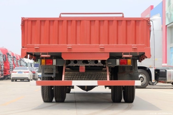185hp Dongfeng Liuqi Chenglong M3 4X2 6.8m camion camion merci con tecnologia di risparmio di carburante