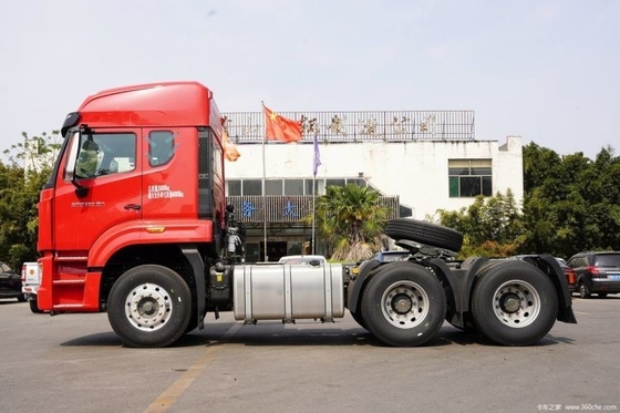 Trattore per autoveicoli pesanti usato HOWO NX 6X4 con capacità del serbatoio ≥ 600L e finestre automatiche