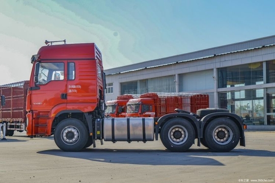 Trattore Shacman Delong M3000S con 500-600L di capacità del serbatoio del carburante e 351-450 cavalli di potenza