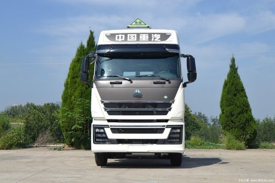 Trasmissione manuale utilizzata HOWO TH7 4*2 6*4 Testa del camion trainante con dimensione 7.12*2.55*3.85M