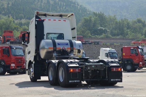 Trasmissione manuale utilizzata HOWO TH7 4*2 6*4 Testa del camion trainante con dimensione 7.12*2.55*3.85M